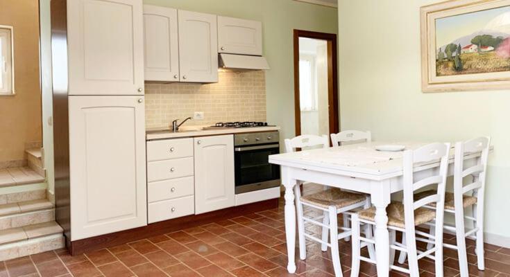 La Collina Apartment Monsampietro Morico Phòng bức ảnh